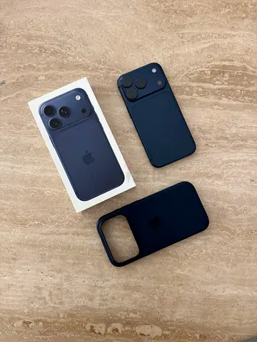 iPhone 17 Pro (boxed) with MagSafe Case and 97% battery health