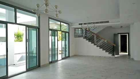5 Bed + Maid | Private Pool | Umm Suqeim