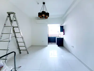 Lavish & spacious Studio with separate kitchen, central AC, near & clean building. New Muwaileh