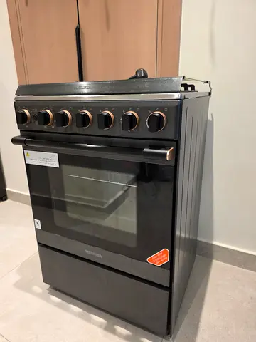 Toshiba Gas cooker with oven - good working condition