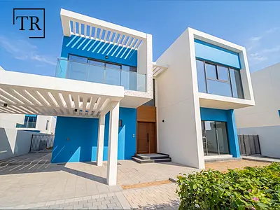 Luxury LV4 Villa | Modern Comfort | Lagoon Living