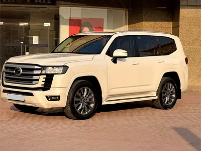 Toyota Land Cruiser 2022 GXR GCC 4.0L white Clean Car