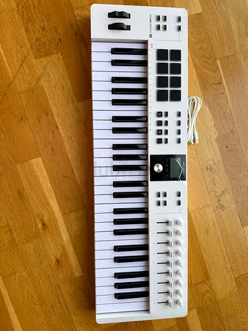 Arturia KeyLab Essential 49 mk3 – Like New (used only a few times)
