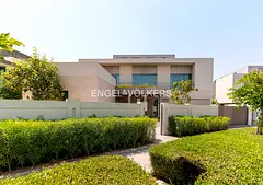 Architectural Masterpiece| Golf View| Ultra Luxury