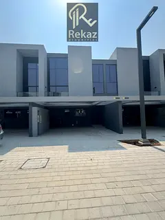 Saro!!| 2 Bedrooms + Maid’s Room | Move-in Ready