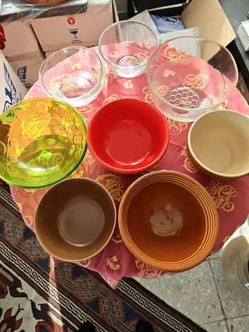 Set of mixed glass and ceramic bowls – 9 pieces, used, good condition