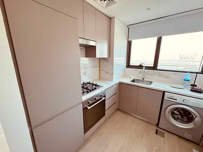 PRIME LOCATION // LUXURY APARTMENT WITH FITTED KITCHEN // HIGH FLOOR