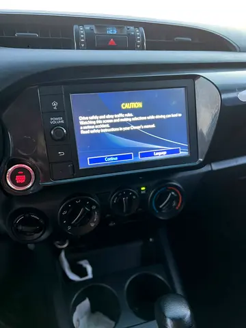 2021 Toyota HILUX — миниатюра 18