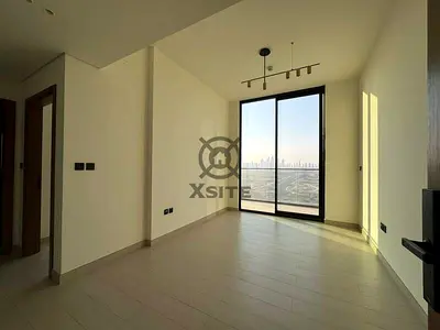 Unfurnished| Equipped Kitchen|Community View