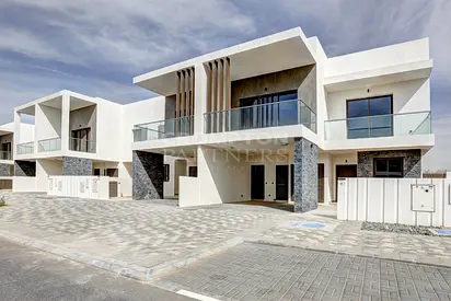 Golf Facing | Modern | Great Family Home