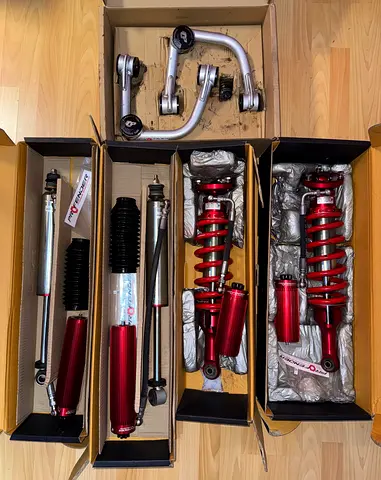 Profender 2.5 Adjustable Suspension Kit + Profender Upper Control Arms – FJ Cruiser (0–2" Lift)