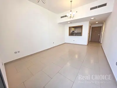 Modern 1-BR Apartment | Prime Location I Bur Dubai