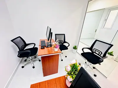 Modern Office | Bank Account Assistance | Free Amenities