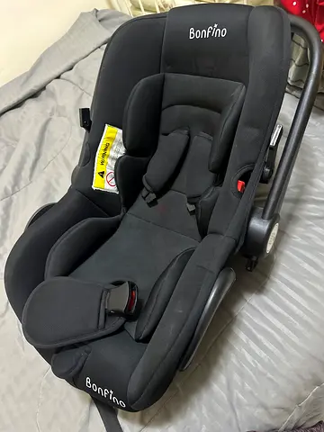 Bonfino Infant Car Seat - Rear/Forward Facing, Good Condition