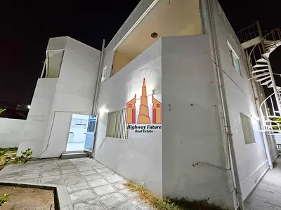 5 Bed room Hall Majlis Maids room parking gardan 3 Balcony big villa