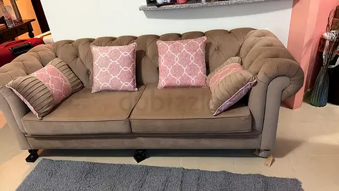 Beige Tufted Sofa with 4 Cushions – Excellent Condition