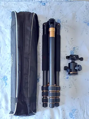 Qingzhuangshidai Carbon Fiber Leight Weight Tripod Monopod