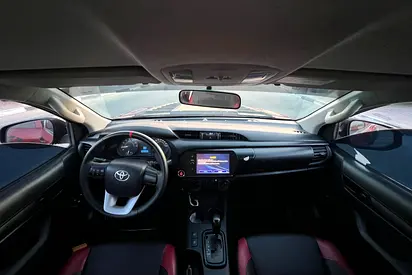 2021 Toyota HILUX — миниатюра 11