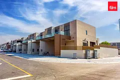 Single Row | Corner Unit | Facing Park