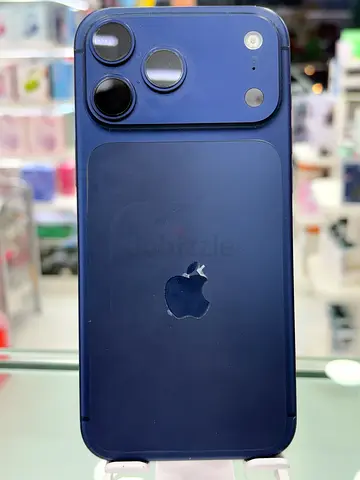 Big offer i phone 17 pro max 256gb blue  TDRA battary 100% just lcd broken but no need to change