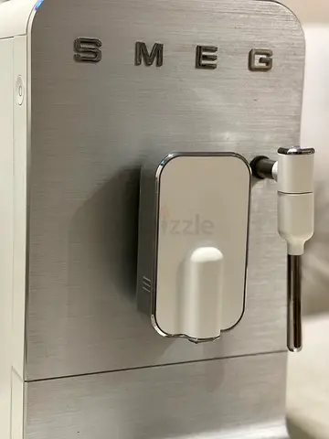SMEG BCC12 Fully Automatic Coffee Machine – White Edition