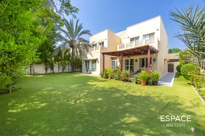 Landscaped Garden | Large Plot | Meadows 2