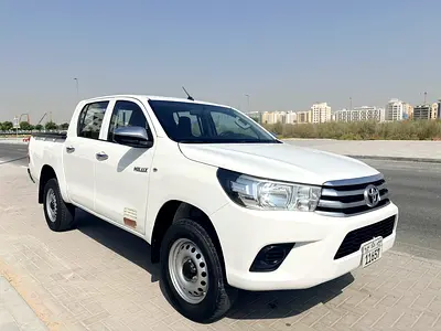 Toyota Hilux Double Cab 4*4 MANUAL PETROL