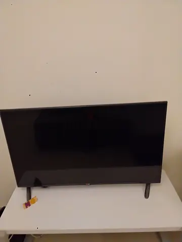 32-43 inch Flat Screen LED TV in Good Working Condition