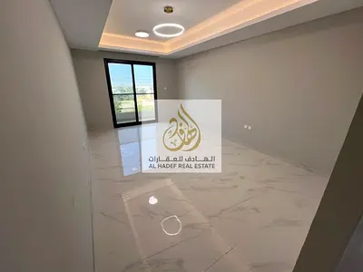 Two-bedroom apartment with a living room, 3 bathrooms, and one month free; high-end finishes, locat