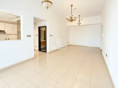 BRIGHT & SPACIOUS APARTMENT | WELL-MAINTAINED