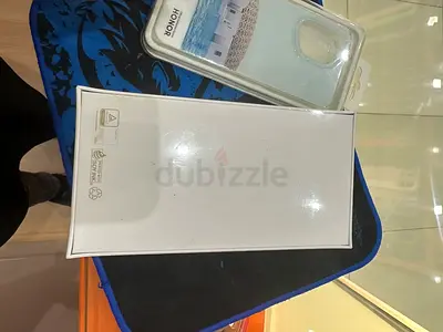 HONOR 400 5G Premium design • AI camera • 5G performance Display: 6.55-inch AMOLED, 120Hz Main camer