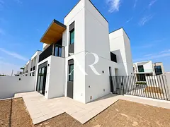 CORNER EDGE UNIT | BRIGHT AND SPACIOUS | 4 BEDS
