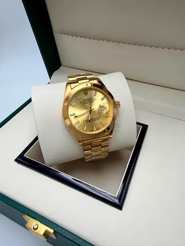 Gold-tone Rolex-style men's watch with date in box
