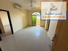 Two rooms and a living area, 2 bathrooms, a balcony, and split air conditioning; easy access to Shar