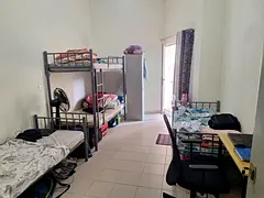 BEDSPACE AVAILABLE FOR BACHELOR'S IN DEIRA MUTEENA NEAR ABUBAKER METRO STATION