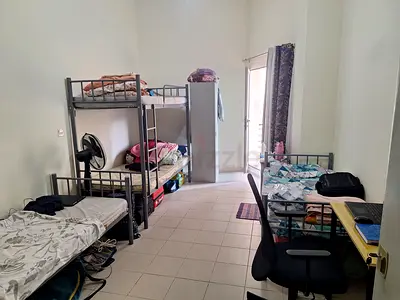 BEDSPACE AVAILABLE FOR BACHELOR'S IN DEIRA MUTEENA NEAR ABUBAKER METRO STATION