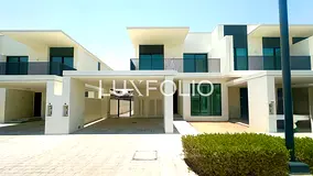 Corner Unit | Single Row | Vacant