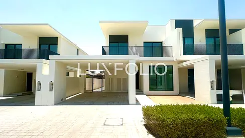 Corner Unit | Single Row | Vacant