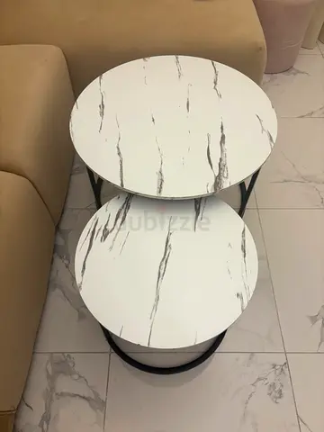 Set of 2 Nesting Marble-Effect Side Tables with Black Metal Frame
