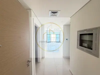 بناية أول ساكن / إطلالة بانورامية مفتوحة / بلكونة / تشطيب ألترا سوبر لوكس / خزائن بالحائط / 4 حمامات / باركن مجاني