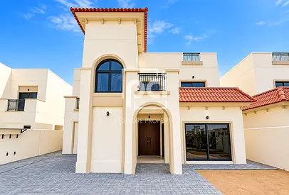 Huge 4 BR +M | Garden | Rare Light Finishes | Hot