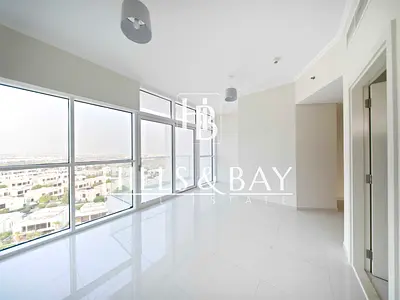 Corner Layout | Closed Kitchen | Tenanted