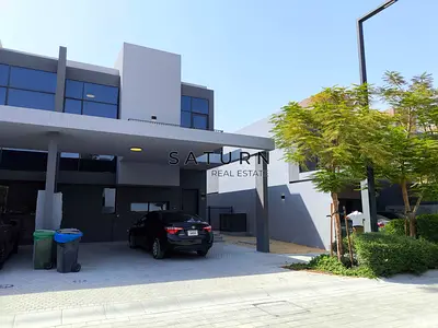 3BR SINGLE ROW END CORNER UNIT FOR RENT