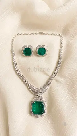Luxury semi stone emerald set