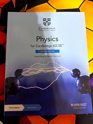 NEW CAMBRIDGE IGCSE PHYSICS BOOK, ALL TOPICS COVERED AND DIGITAL BOOK CODE NOT USED