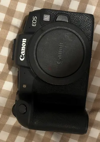 Canon EOS RP mirrorless camera body (body only) - good condition