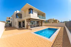 Private Pool | Central | Landscaped | Park Facing