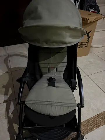 Babyzen YoYo Lightweight grey baby stroller in good condition