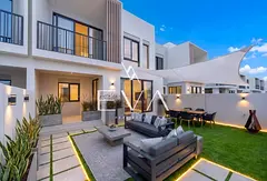 COMMUNITY EXPERT | LARGE PLOT | NEAR POOL AND PARK