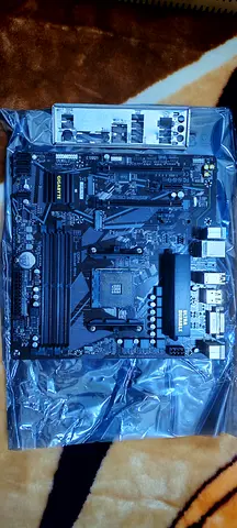 Gigabyte B550M DS3H Motherboard – Fully Working – AED 400